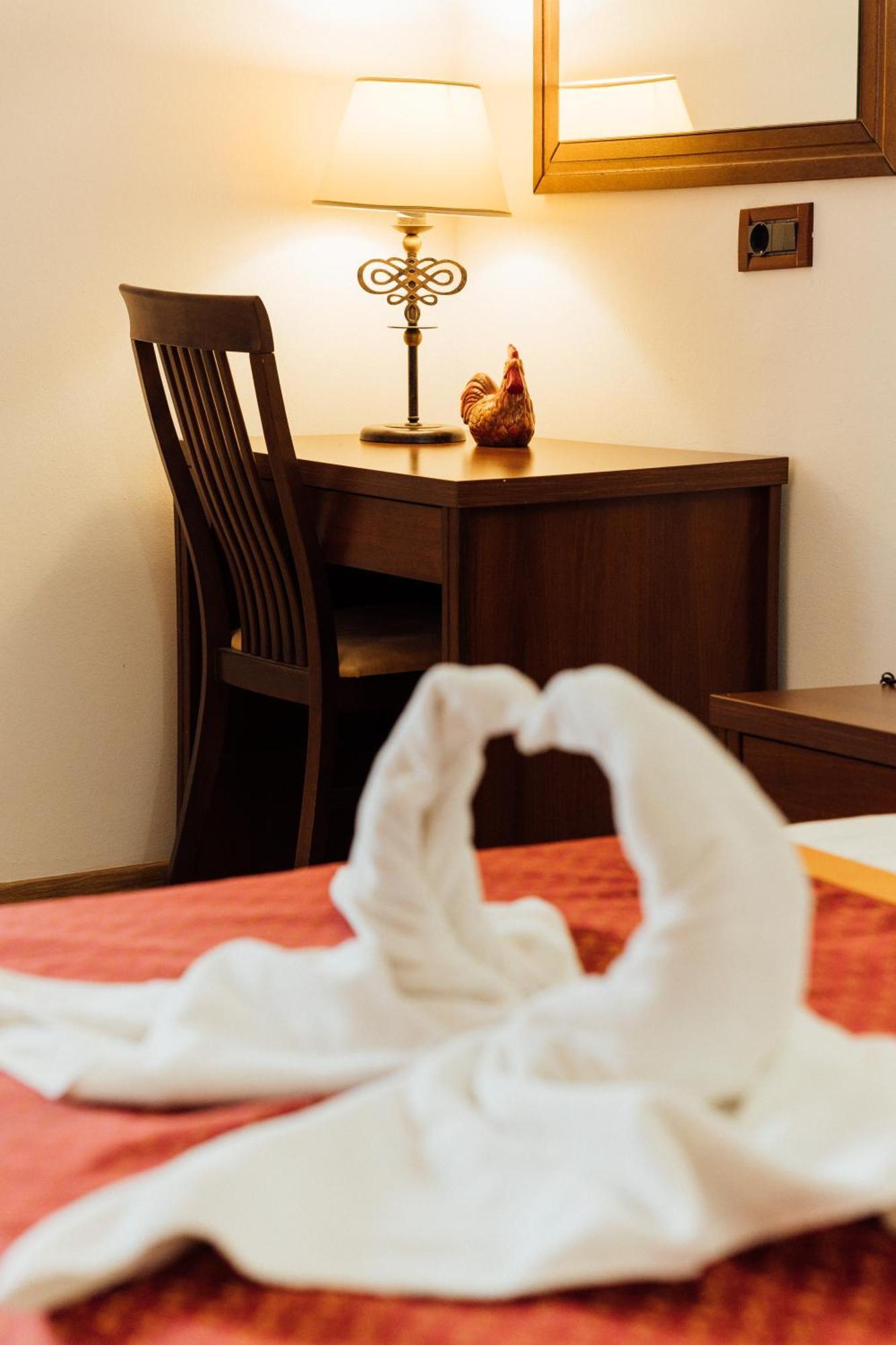 Hotel Picok Ðurđevac Eksteriør billede