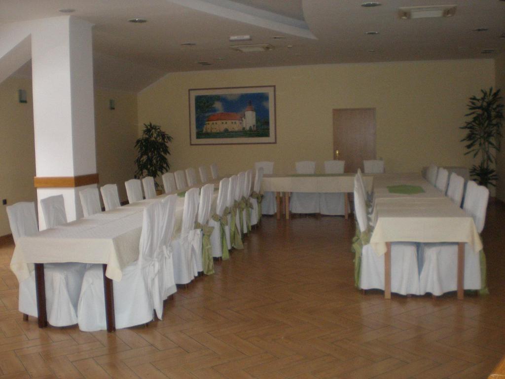 Hotel Picok Ðurđevac Eksteriør billede