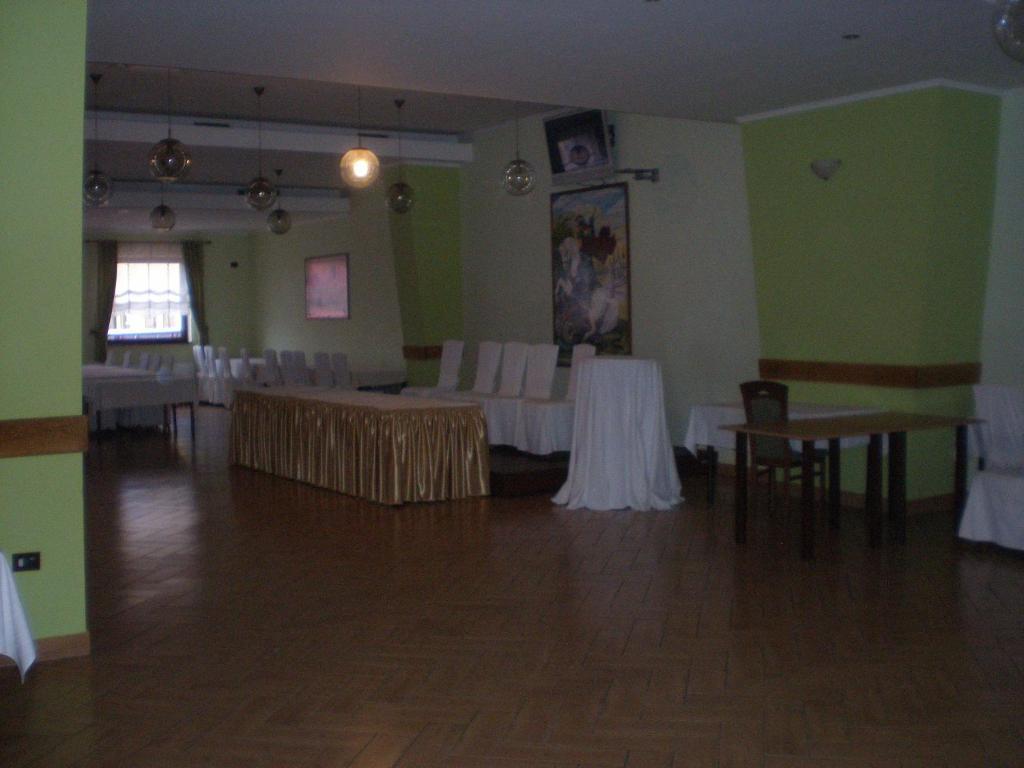 Hotel Picok Ðurđevac Eksteriør billede